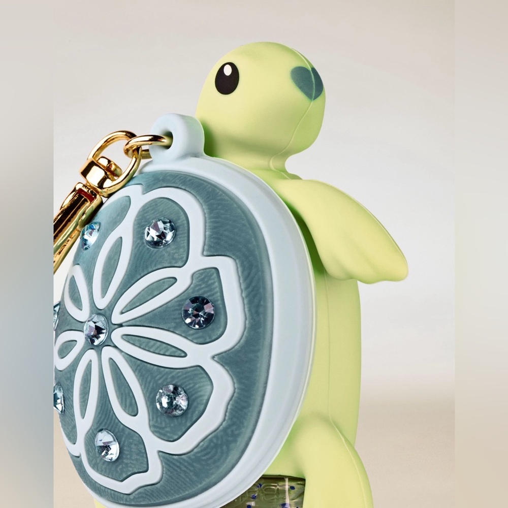 Bath and body works sea turtle hand sanitizer holder - Picture 2 of 2